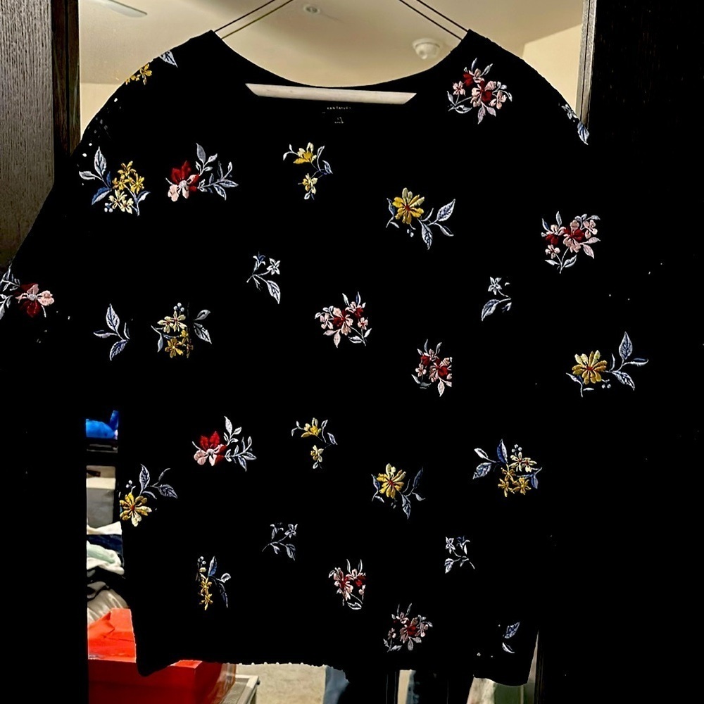 Ann Taylor Floral eyelet boxy blouse